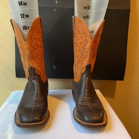 Mens Lucchese Bootmaker Tan Cowboy Western Boots with Intricate Stitching. USA