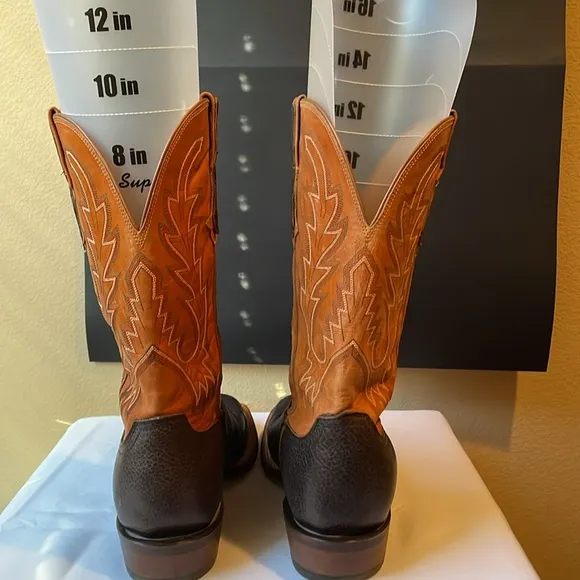 Mens Lucchese Bootmaker Tan Cowboy Western Boots with Intricate Stitching. USA