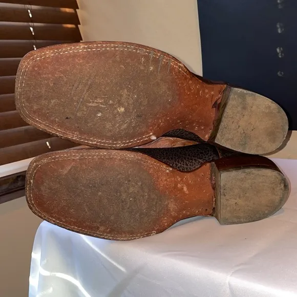 Mens Lucchese Bootmaker Tan Cowboy Western Boots with Intricate Stitching. USA