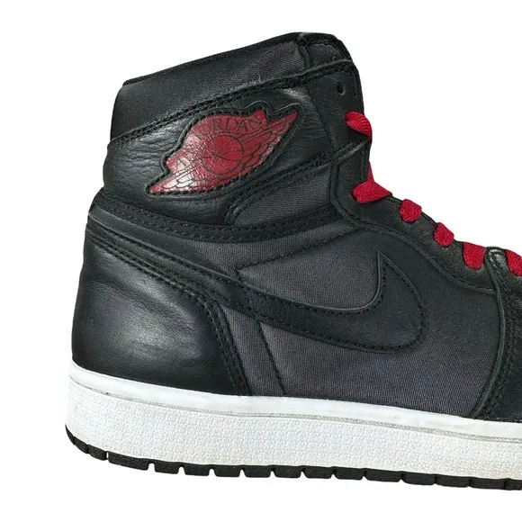 Men's Size 10 Nike Air Jordan 1 Retro High Black Satin Red Shoes 555088-060