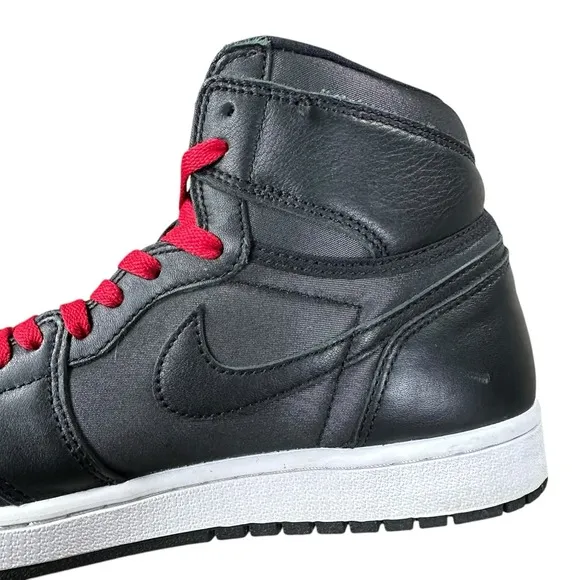 Men's Size 10 Nike Air Jordan 1 Retro High Black Satin Red Shoes 555088-060