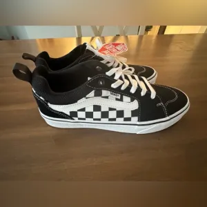 MEN'S VANS FILMORE SKATE SHOES NWT 8.5