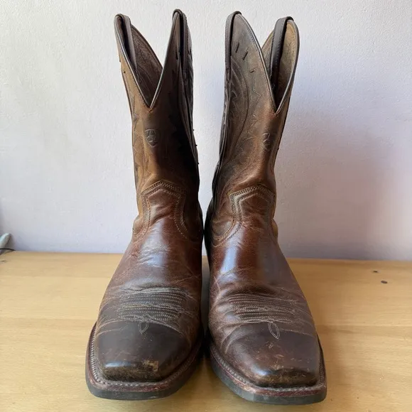 Men’s Vintage Ariat Western Leather Cowboy Boots