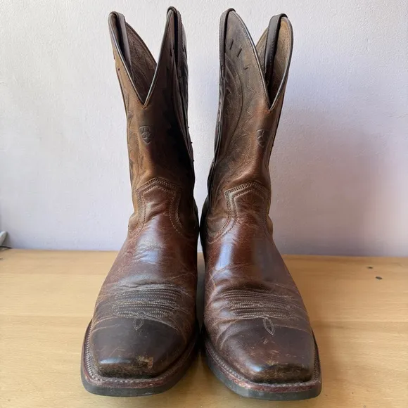 Men’s Vintage Ariat Western Leather Cowboy Boots