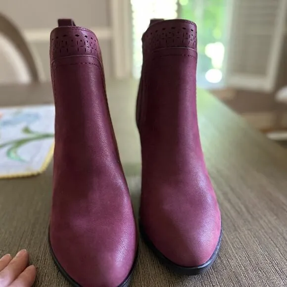 Mia Ladies’ Sutton Burgundy Faux Suede Heeled Ankle Boots Size 9 Nwt