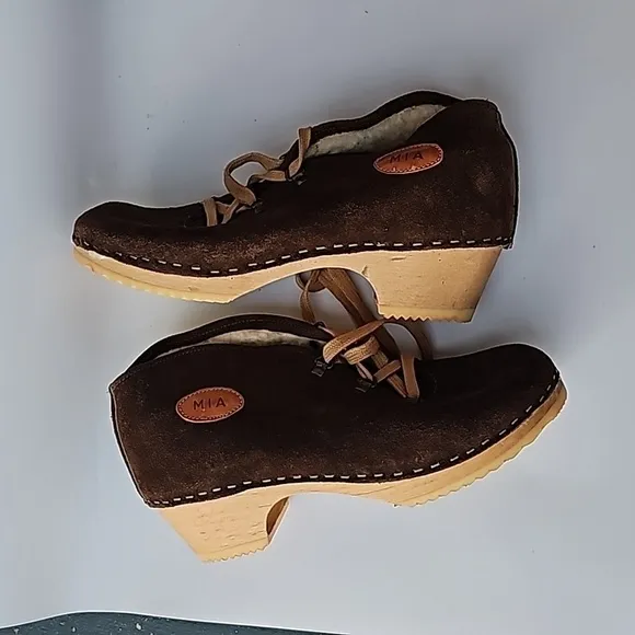 MIA NWOB wooden sole Suede Ankle Boots size 37 (US 7)