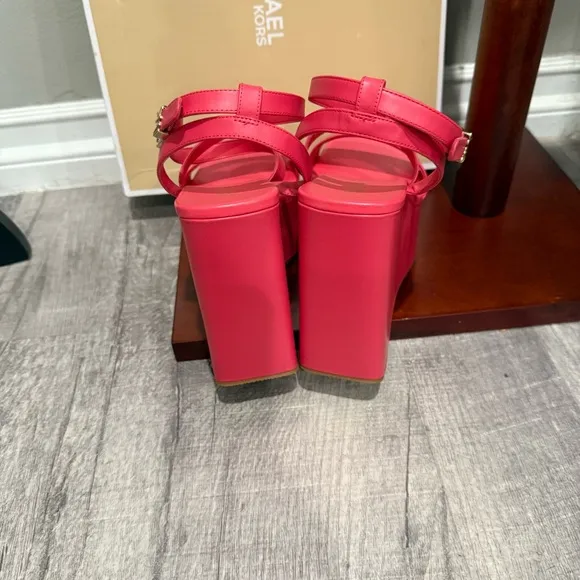 Michael‎ Kors Paola Wedge Barbie Pink