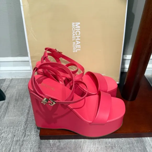 Michael‎ Kors Paola Wedge Barbie Pink