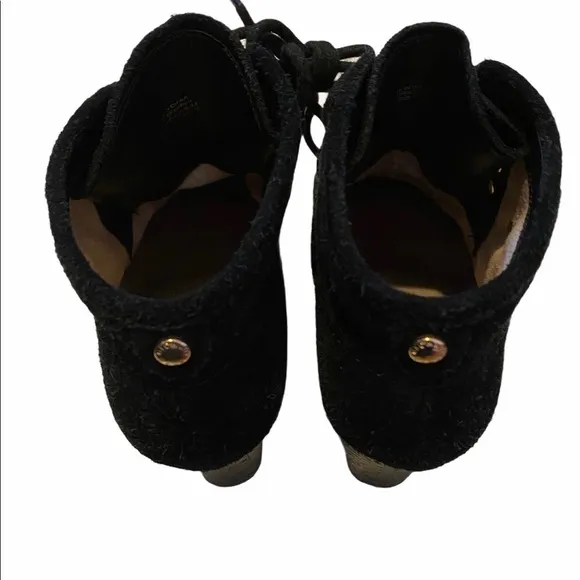 MICHAEL KORS SUEDE WEDGE BOOTS 6