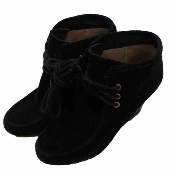 MICHAEL KORS SUEDE WEDGE BOOTS 6