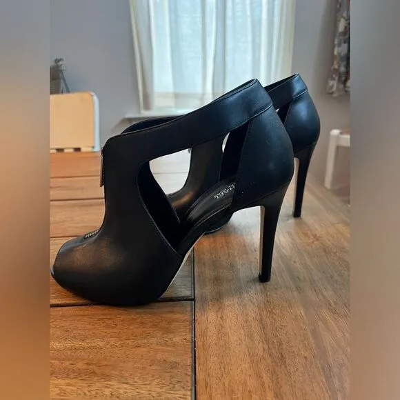 Michael Kors Black Women's Peep Toe zipper Bootie high heels; Size 8.5; NWOT