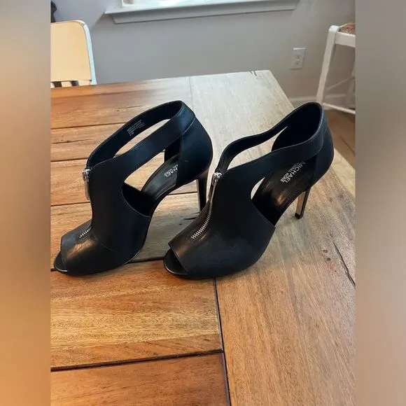 Michael Kors Black Women's Peep Toe zipper Bootie high heels; Size 8.5; NWOT