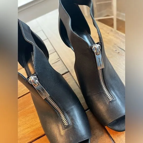 Michael Kors Black Women's Peep Toe zipper Bootie high heels; Size 8.5; NWOT
