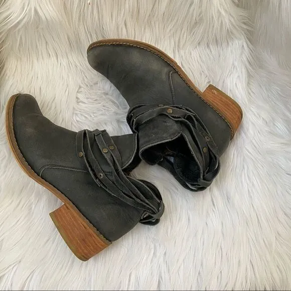 Milah Washed Black Leather Ankle Booties SIZE 10