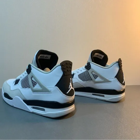 Military Black-Jordan Air Jordan 4 Man’s Size 9.5