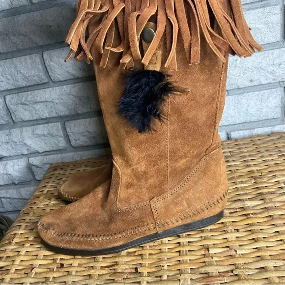 Minnetonka Suede Fringe Boots Feathers