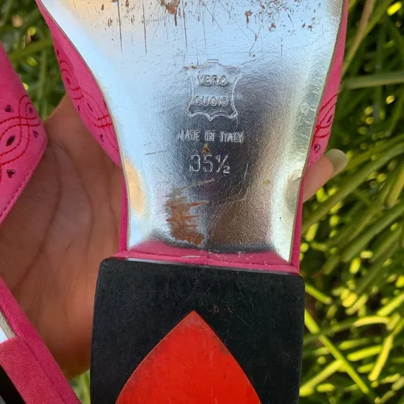 Moschino slides women Fuchsia leather hearts and Stitch logo detail shoes.
