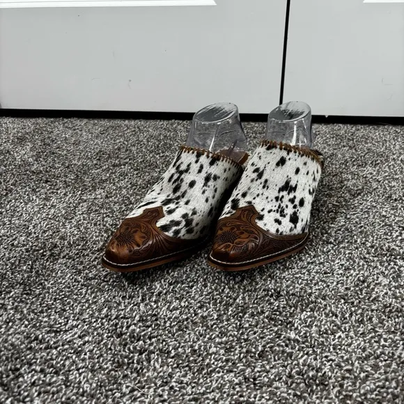 Myra HEELY WESTERN HAND-TOOLEDMULES Size 10 Black and White NEW IN BAG