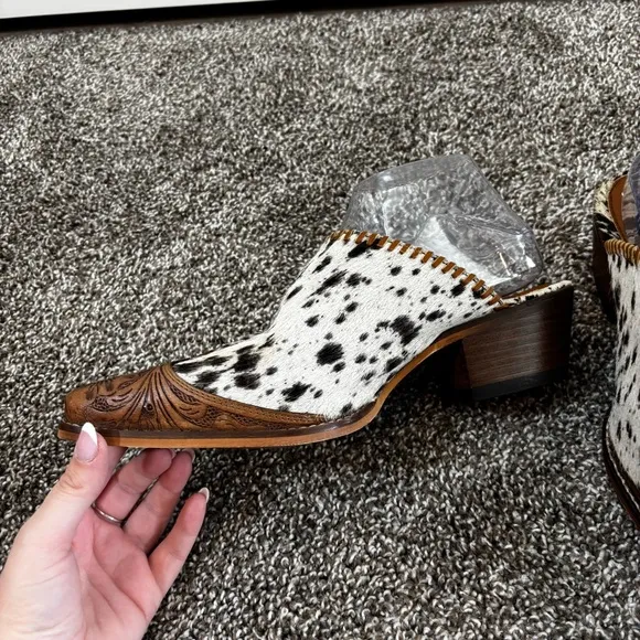 Myra HEELY WESTERN HAND-TOOLEDMULES Size 10 Black and White NEW IN BAG