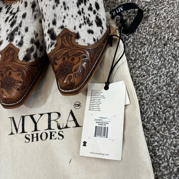 Myra HEELY WESTERN HAND-TOOLEDMULES Size 10 Black and White NEW IN BAG