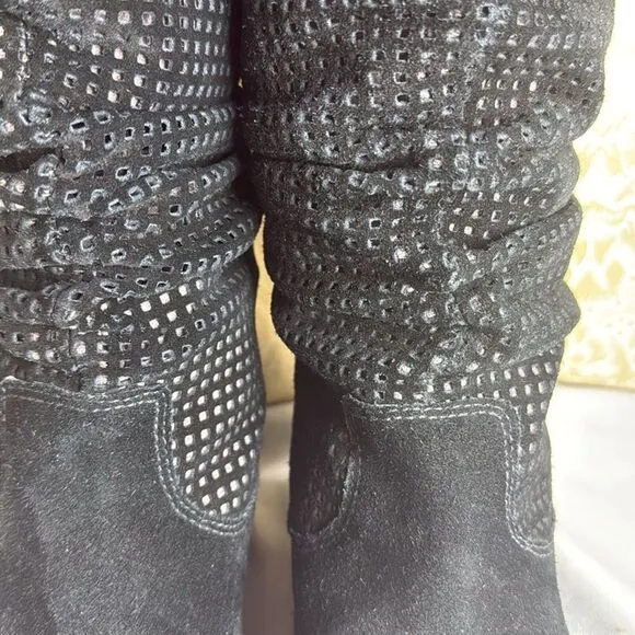 (N7) Ugg Abilene Slouch Boots in‎ Black Perforated Suede Size 5.5 Women
