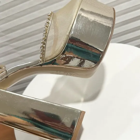 🌹NALEBE🌹 Reflections Stellar Crystal Embellished Platform Pump Size: 38.5
