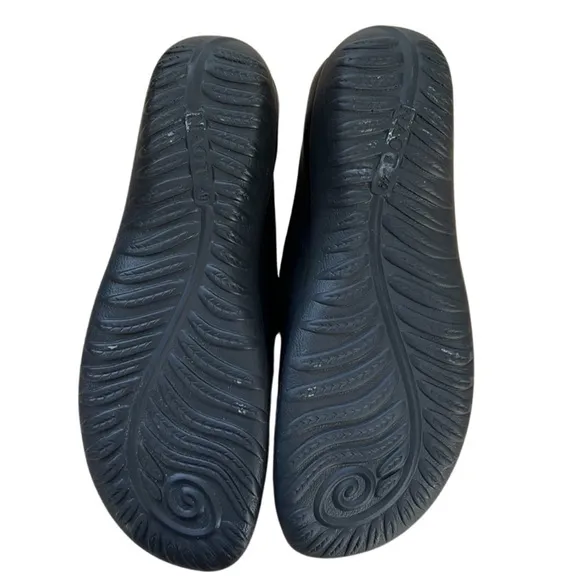 Naot Taramoa Leather Mary Jane Flats Size 9.5 Matte Black Slip On Shoes