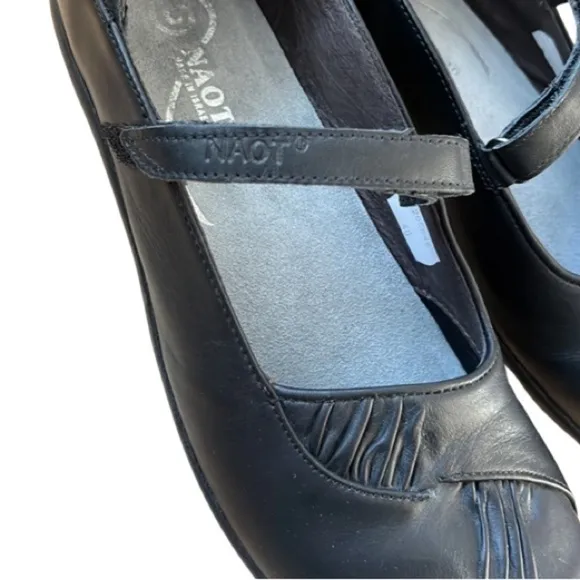 Naot Taramoa Leather Mary Jane Flats Size 9.5 Matte Black Slip On Shoes