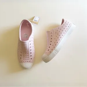 Native NWT Pink Classic Jefferson Sugarlite Slip On Shoes