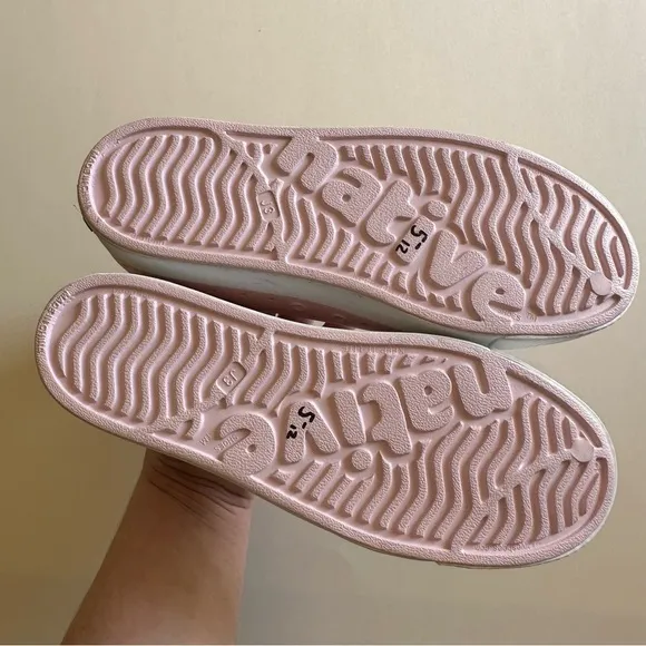 Native NWT Pink Classic Jefferson Sugarlite Slip On Shoes