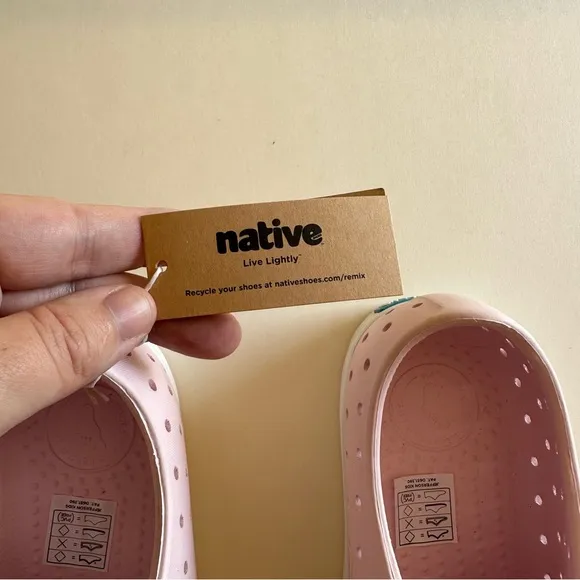Native NWT Pink Classic Jefferson Sugarlite Slip On Shoes