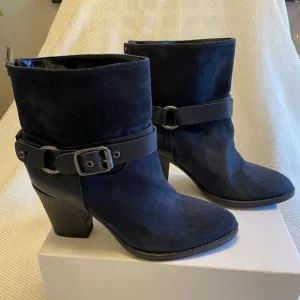 Navy suede Aquatalia moto ankle heeled boots size 7.5  biker style