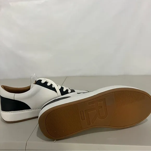 Never worn Ralph Lauren sneakers‎