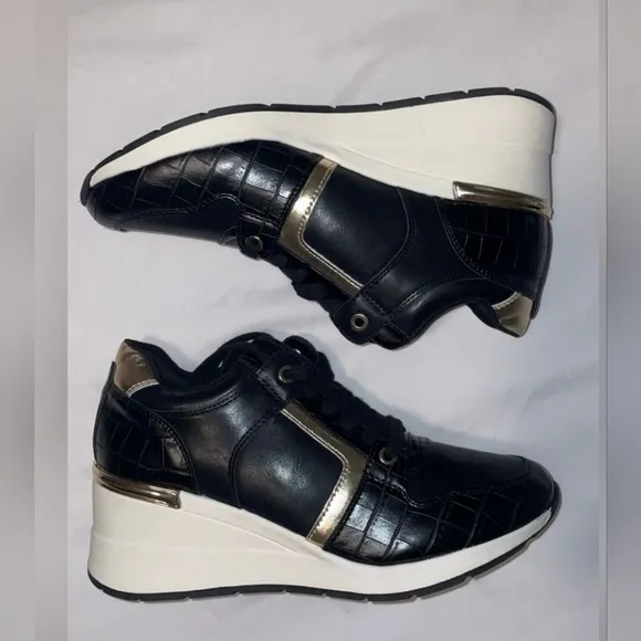 NEW! Aldo Women’s Khloe platform Fashion Sneakers never worn size 8.5