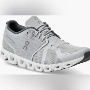 New Authentic On Cloud 5 Running Shoes Men’s 9 or Women’s 10.5