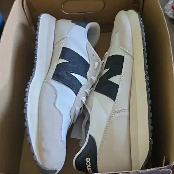 New Balance Men's White and Black Sneakers