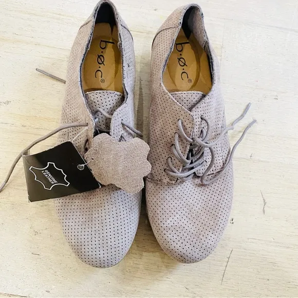 NEW Boc boho suede leather lace-up perforated oxfords shoes.