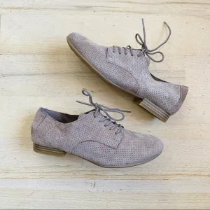 NEW Boc boho suede leather lace-up perforated oxfords shoes.
