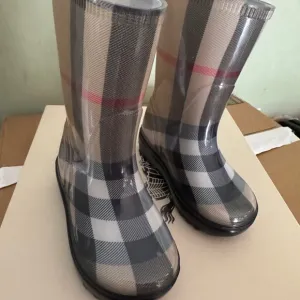 NEW Burberry Toddler Rain Boots