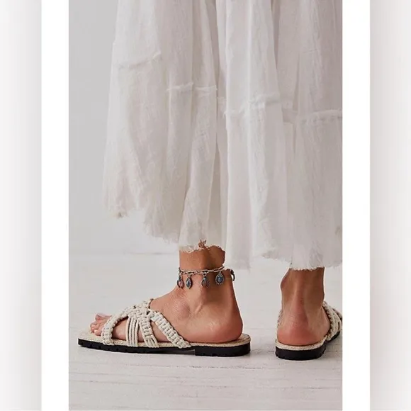 NEW Free People Sandri Macrame slip on Sandals in beige natural color Sz 7.5
