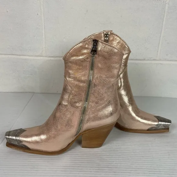 NEW Free People Women’s Brayden Pewter Tip Western Boot in‎ Champagne Metallic