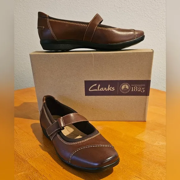 NEW IN BOX - CLARKS - Cute Brown Leather Mary Janes - Size 9.5