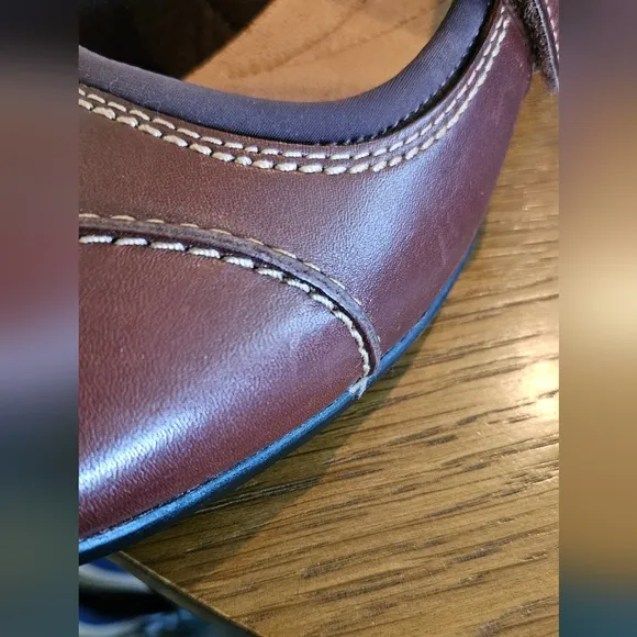 NEW IN BOX - CLARKS - Cute Brown Leather Mary Janes - Size 9.5