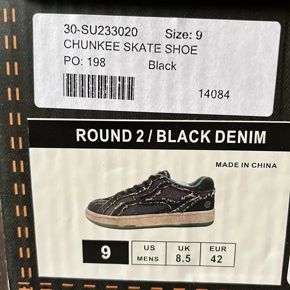 NEW IN BOX ROUND TWO CHUNKEE SKATE SHOES BLACK DENIM