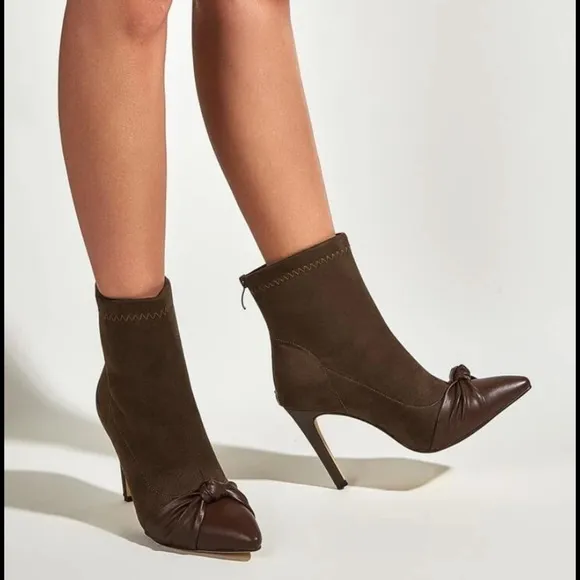 NEW INVENTORY 🔥🍂Knot Detail Back Zipper Classic Boots🍂🔥