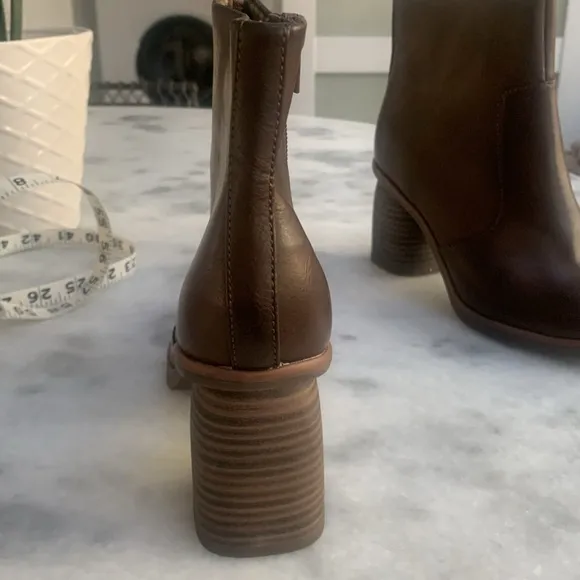 NEW KORK-EASE DESTINY Stacked 3” HEEL ANKLE BOOTS Classic Brown WOMEN'S SIZE 6.5