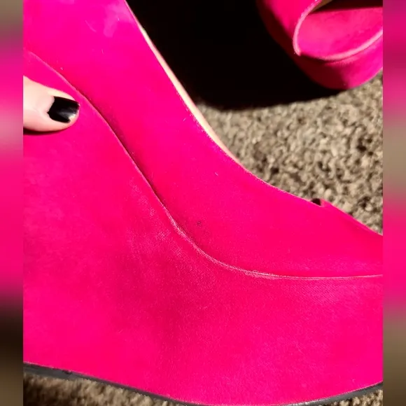 NEW LOVE Culture fushia faux suede platform wedge sz8 shoe