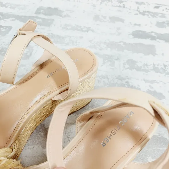 NEW Marc Fisher Steel Tan Woven Platform Heel Sandals X120