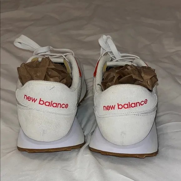 *NEW* New Balance White and Red Men’s 10