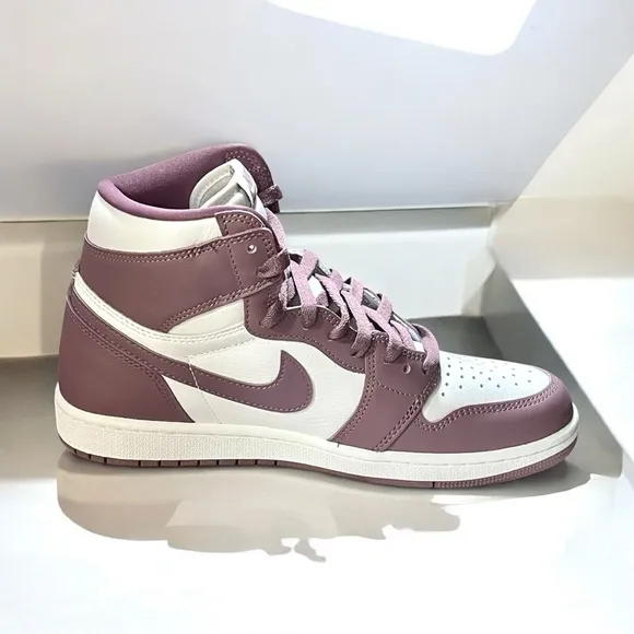 New Nike Air Jordan 1 Retro High OG Purple sneakers
